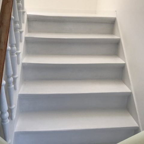 maling af trætrappe